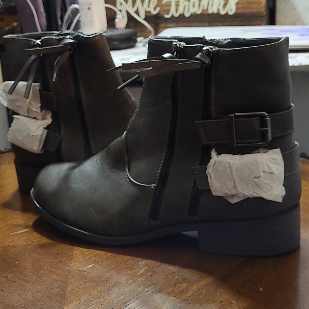 Justfab gray booties